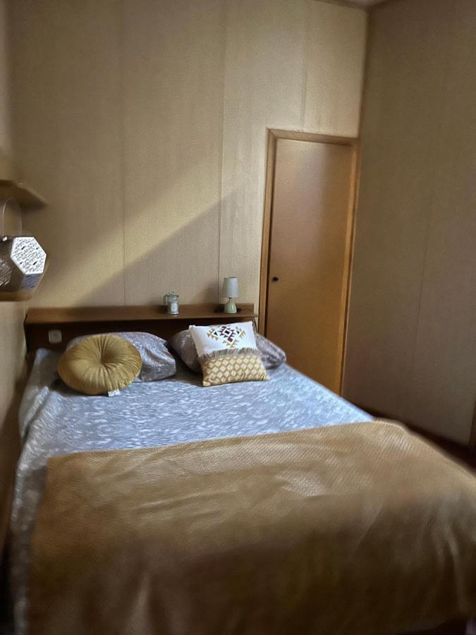 Atypique Apartman Châteauneuf-de-Gadagne Kültér fotó
