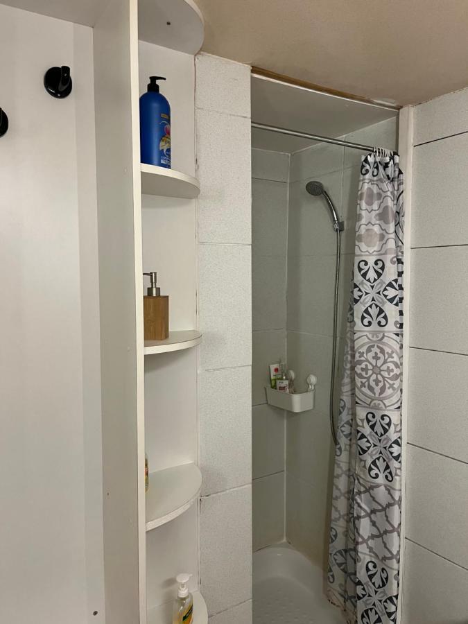 Atypique Apartman Châteauneuf-de-Gadagne Kültér fotó